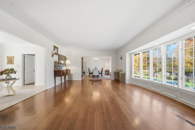 Chandelier, Dining room, Interior, Recessed Lighting, Wood Texture Flooring