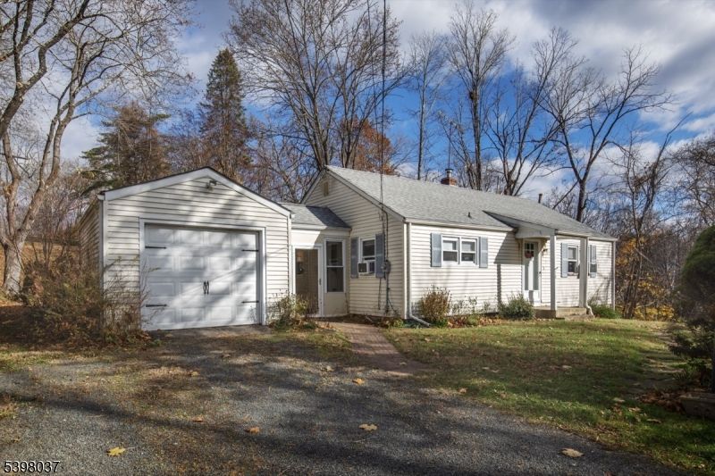 Backyard, Detached Garage, Exterior