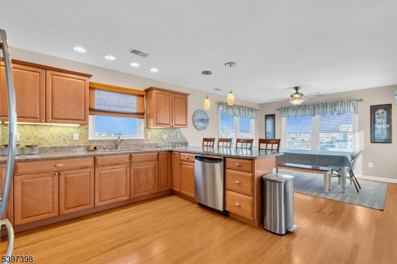 Dining room, Interior, Kitchen, Pendant Lights, Recessed Lighting, Wood Texture Flooring