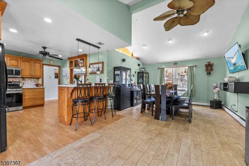 Dining room, Interior, Kitchen, Pendant Lights, Recessed Lighting, Wood Texture Flooring