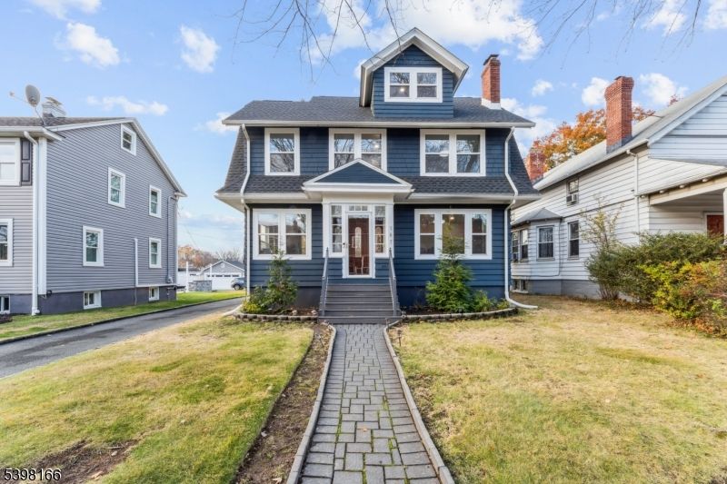 Exterior, Facade, Queen Anne Victorian