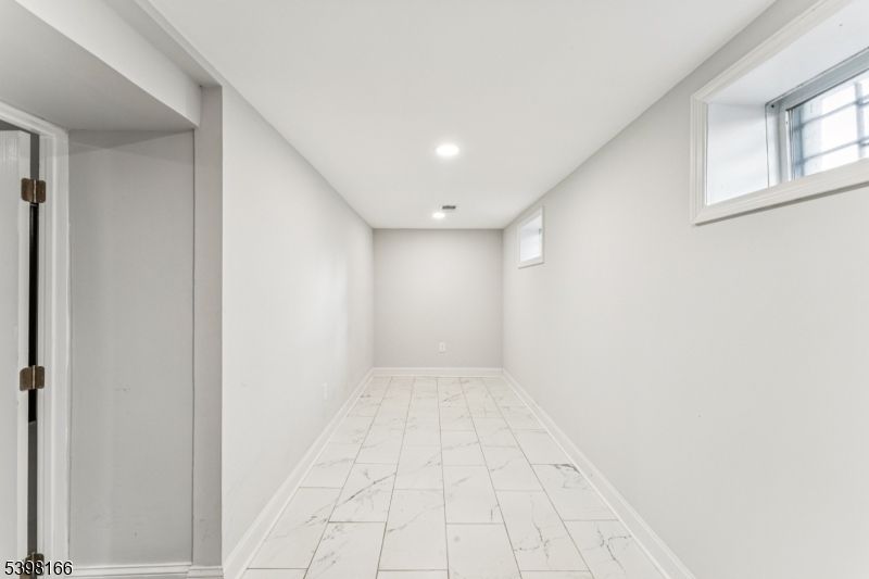 Empty room, Interior, Marble, Recessed Lighting