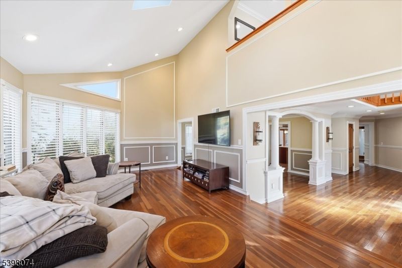 Interior, Living room, Recessed Lighting, Wood Texture Flooring