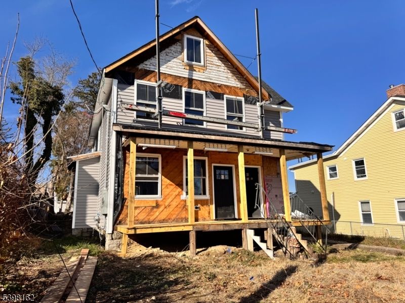 Exterior, Facade, Queen Anne Victorian