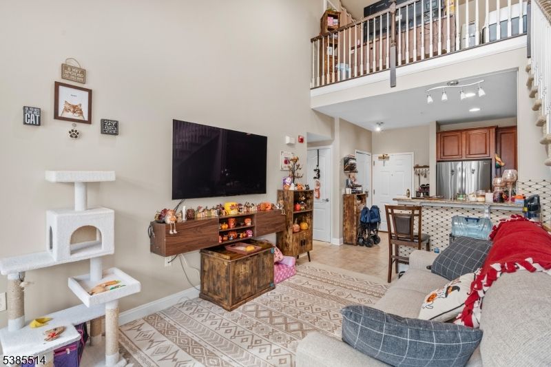 Interior, Kitchen, Living room, Recessed Lighting, Stainless Steel Appliances