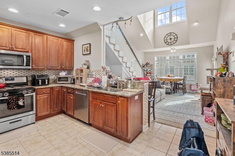 Dining room, Interior, Kitchen, Recessed Lighting, Stainless Steel Appliances