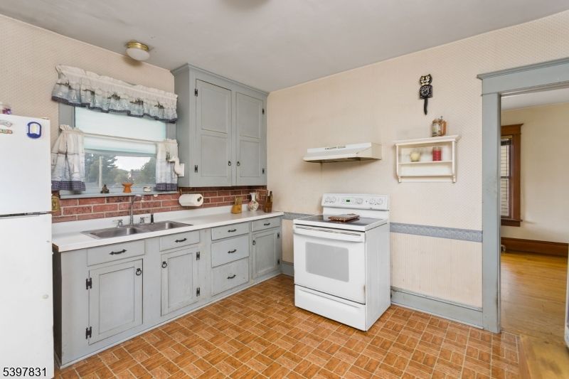 Interior, Kitchen, Wood Texture Flooring