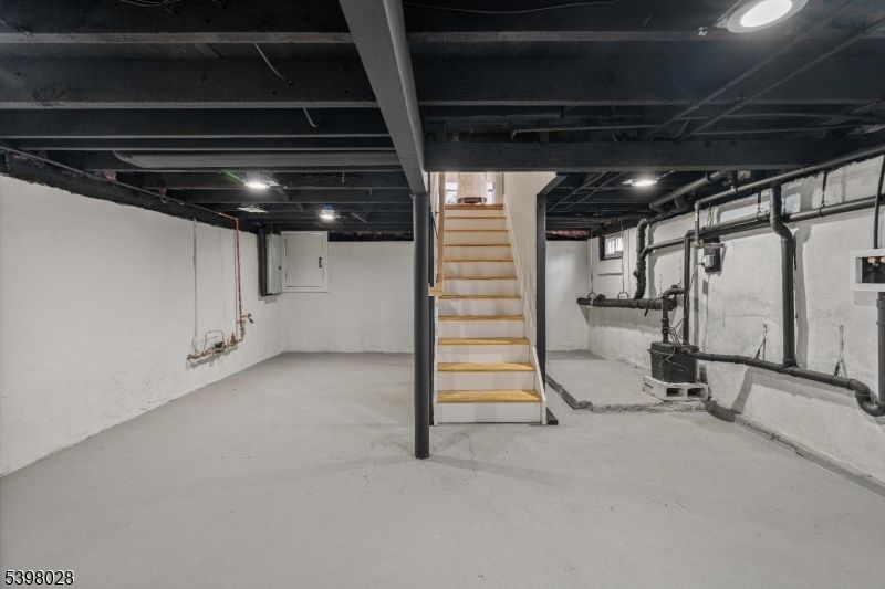 Fitness Equipment, Interior, Recessed Lighting