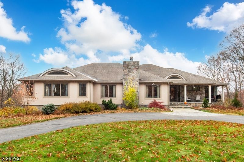 Exterior, Facade, French Provincial