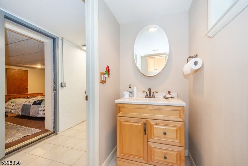 Bathroom, Bedroom, Interior, Recessed Lighting