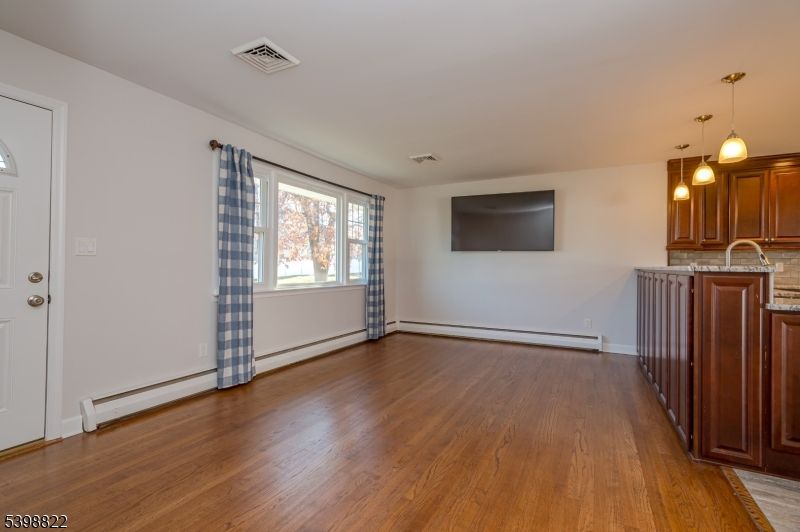 Empty room, Interior, Pendant Lights, Wood Texture Flooring