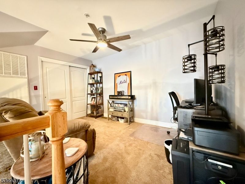 Home Office, Interior