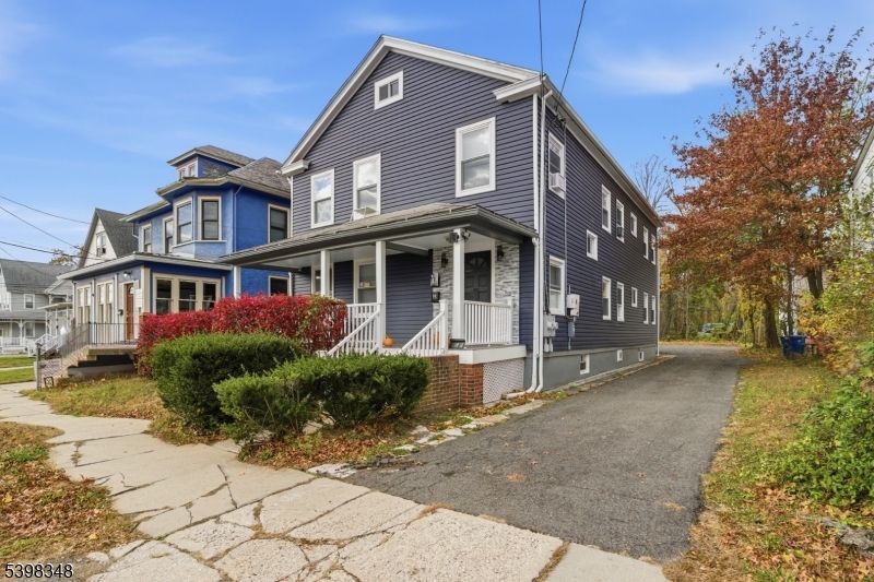 Exterior, Facade, Queen Anne Victorian