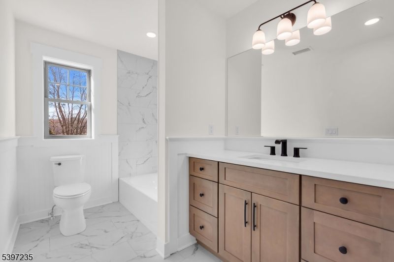 Bathroom, Interior, Marble, Marble Walls, Recessed Lighting