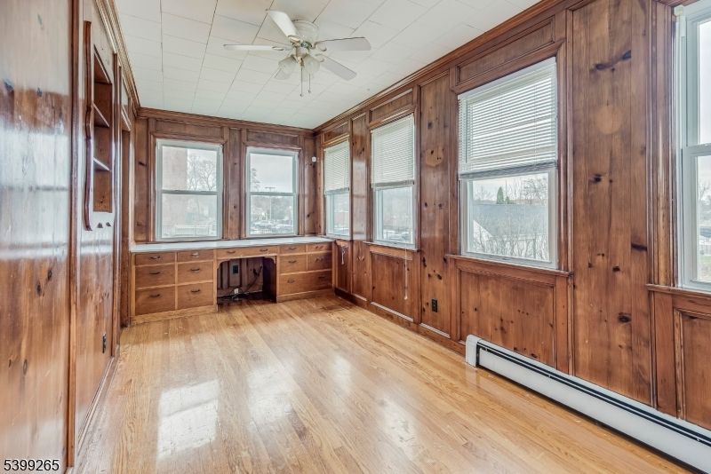 Empty room, Interior, Wood Texture Flooring, Wooden Walls