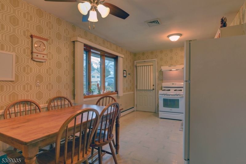 Dining room, Interior, Kitchen, Stainless Steel Appliances
