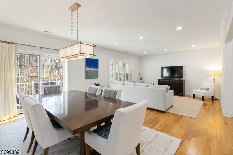 Chandelier, Dining room, Interior, Living room, Recessed Lighting, Wood Texture Flooring
