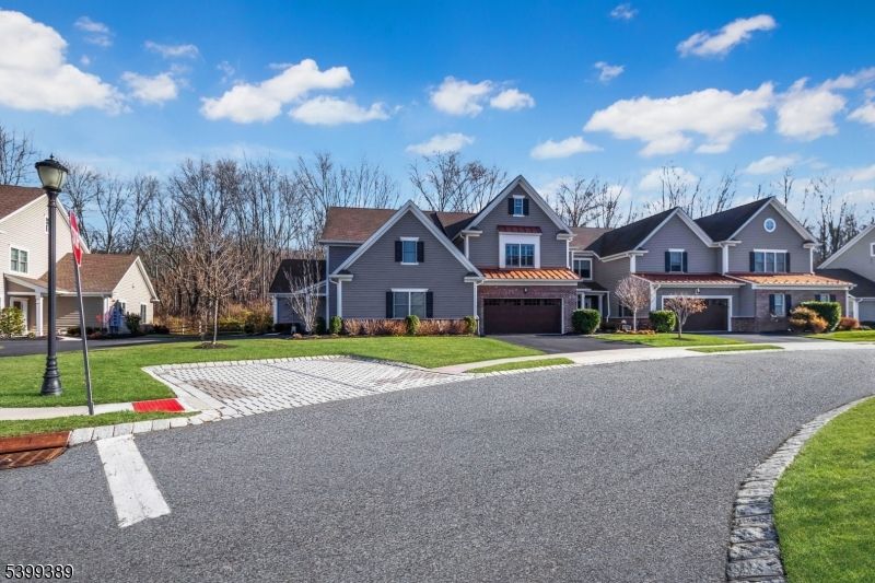 Attached, Exterior, Facade, Cape Cod