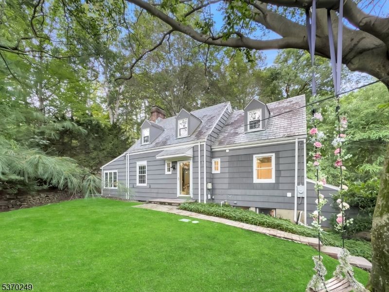 Backyard, Exterior, Facade, Cape Cod