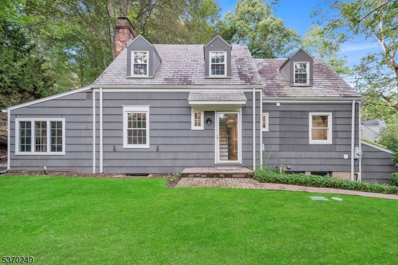 Exterior, Facade, Cape Cod