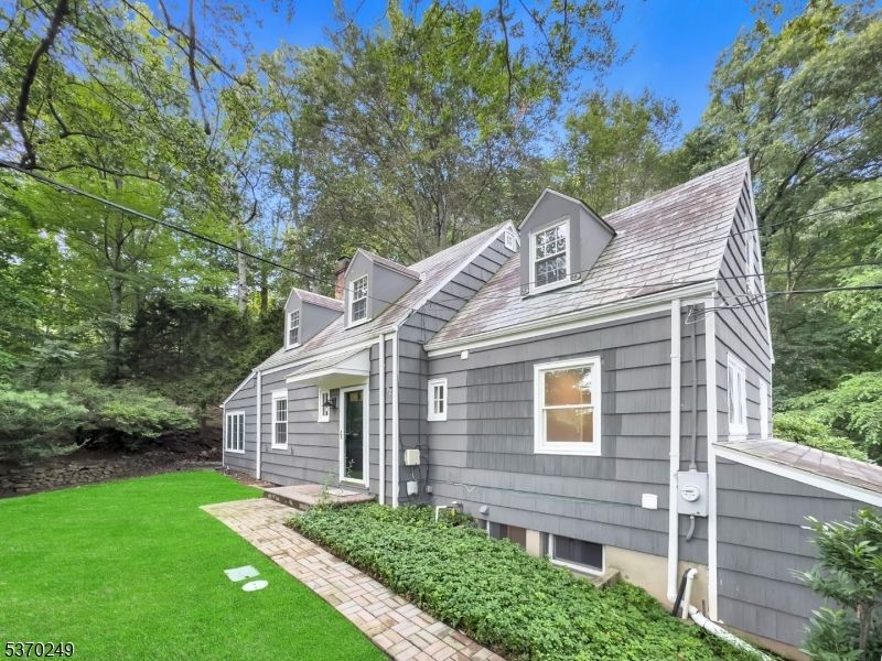 Exterior, Facade, Cape Cod