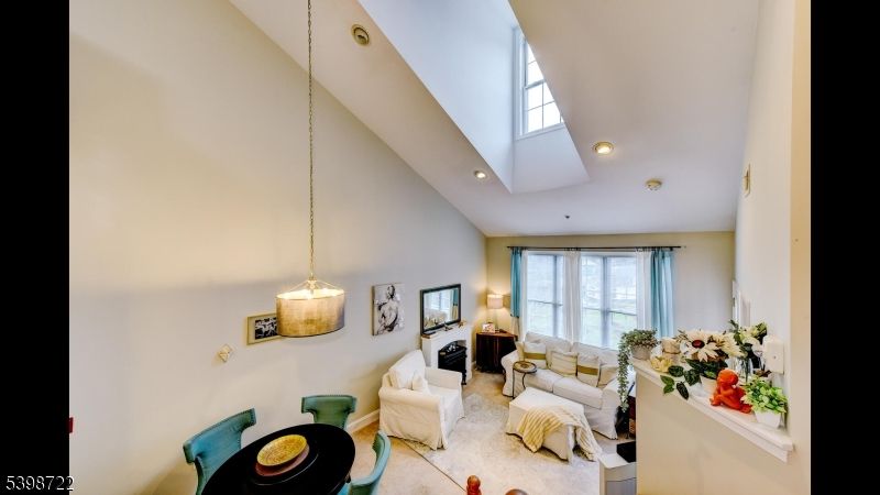 Interior, Living room, Pendant Lights, Recessed Lighting