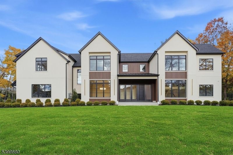 Backyard, Exterior, Facade, Farmhouse