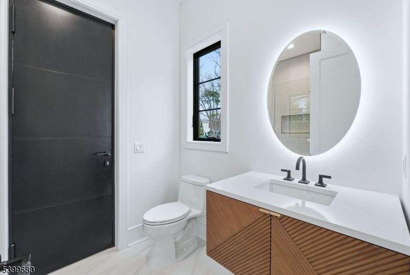 Bathroom, Interior, Marble, Recessed Lighting