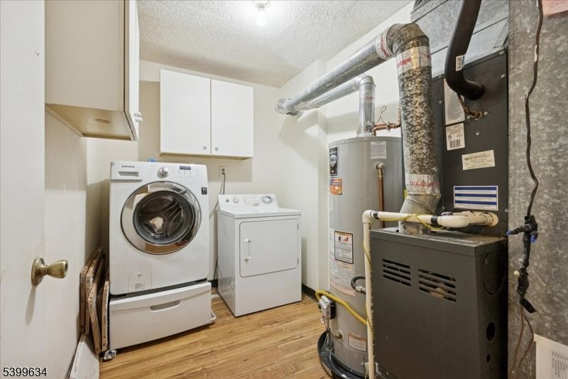 Interior, Washer, Wood Texture Flooring