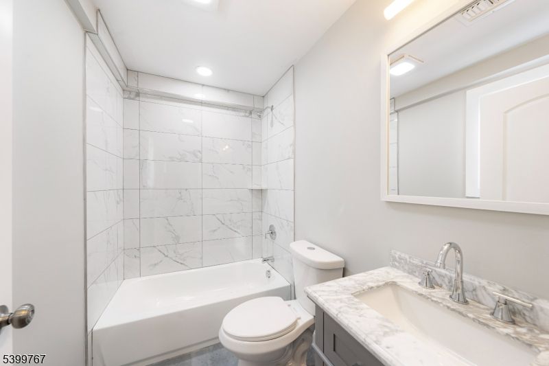 Bathroom, Interior, Marble Walls, Recessed Lighting