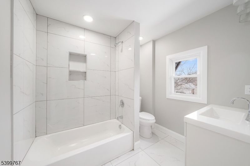 Bathroom, Interior, Marble, Marble Walls, Recessed Lighting