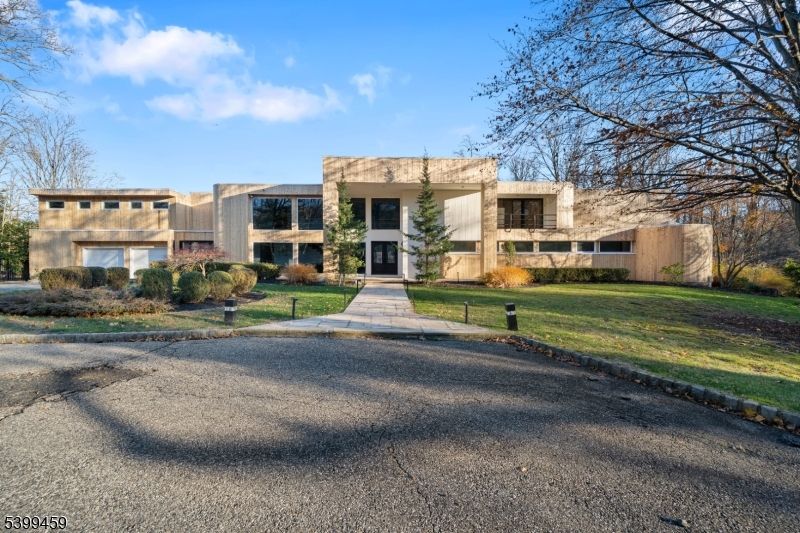 Backyard, Exterior, Facade, Modern