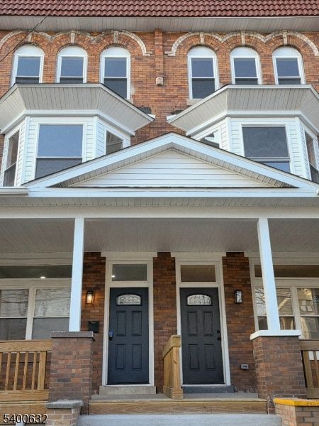 Exterior, Facade, Brick Facade, Rowhouse