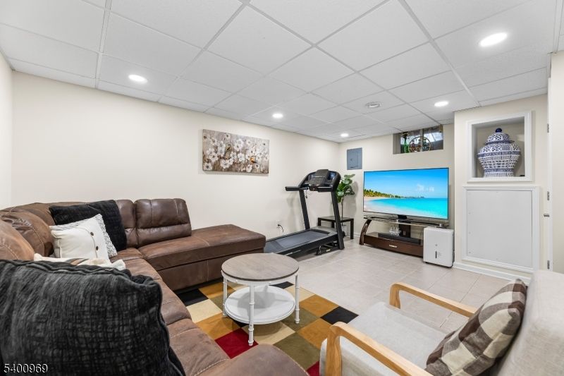 Fitness Equipment, Interior, Living room, Recessed Lighting