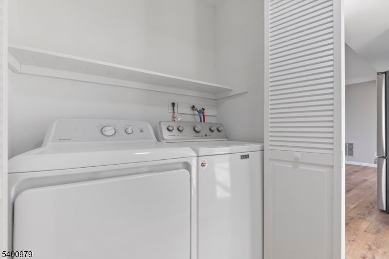 Interior, Utility Closets, Washer, Wood Texture Flooring