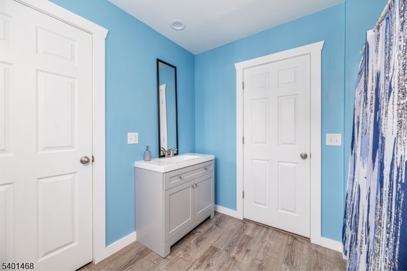 Bathroom, Interior, Recessed Lighting, Wood Texture Flooring