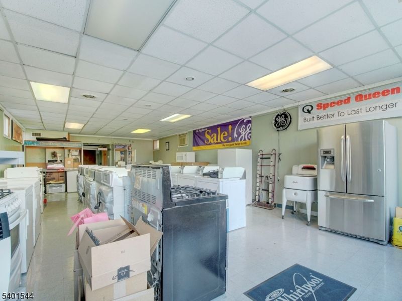 Interior, Kitchen, Recessed Lighting, Washer