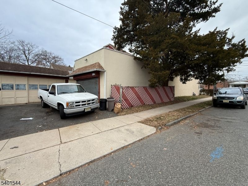 Detached Garage, Exterior