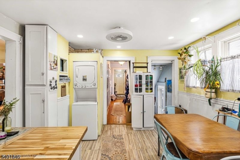 Interior, Recessed Lighting, Utility Closets, Washer, Wood Texture Flooring