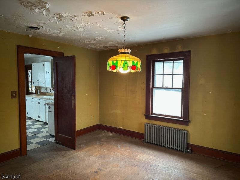 Bathroom, Interior, Pendant Lights, Wood Texture Flooring