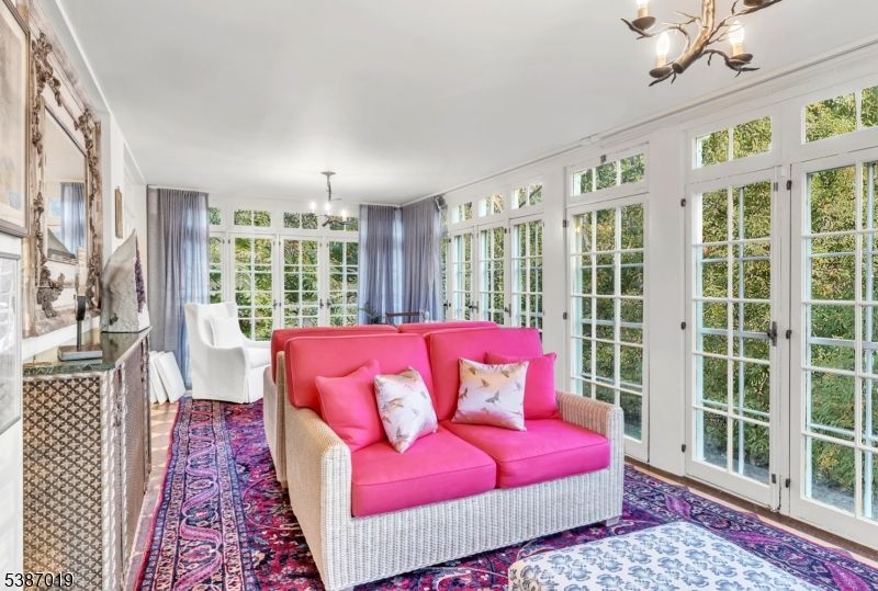 Chandelier, Interior