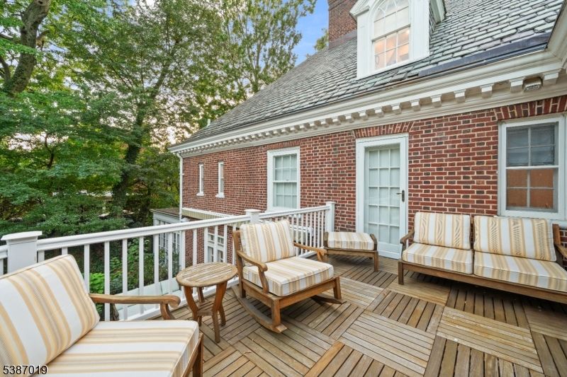 Exterior, Wood Texture Flooring