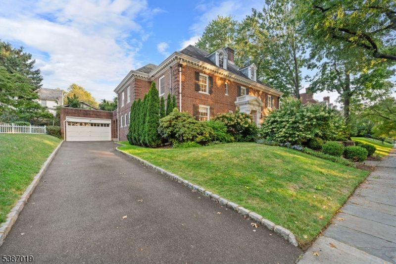 Detached Garage, Exterior, Facade, Brick Facade, Georgian