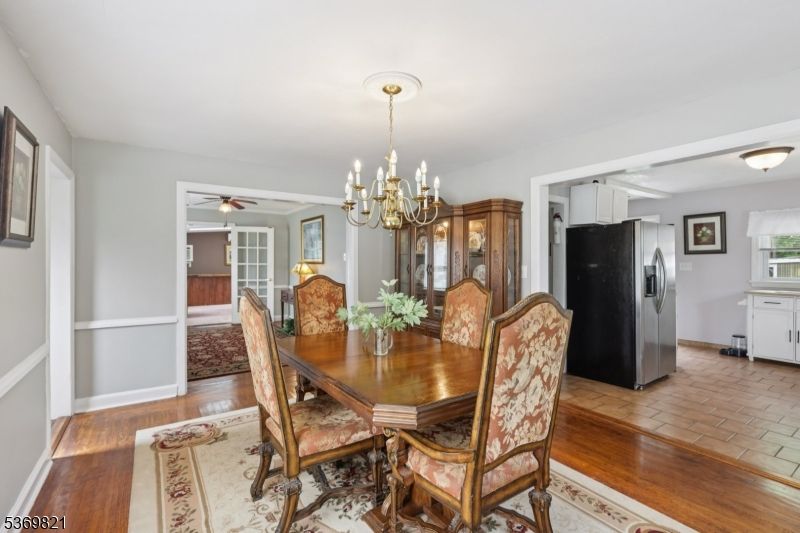 Chandelier, Dining room, Interior, Kitchen, Wood Texture Flooring