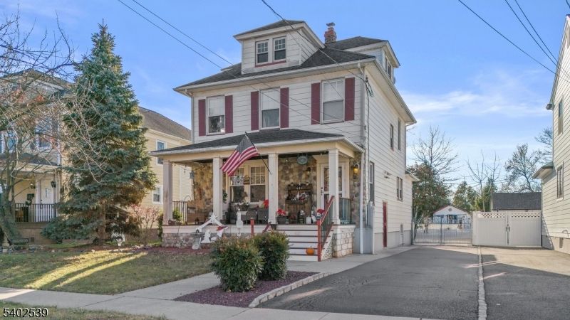 Detached Garage, Exterior, Facade, American Foursquare
