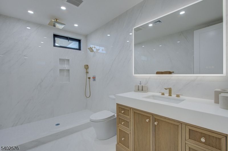 Bathroom, Interior, Marble Walls, Recessed Lighting