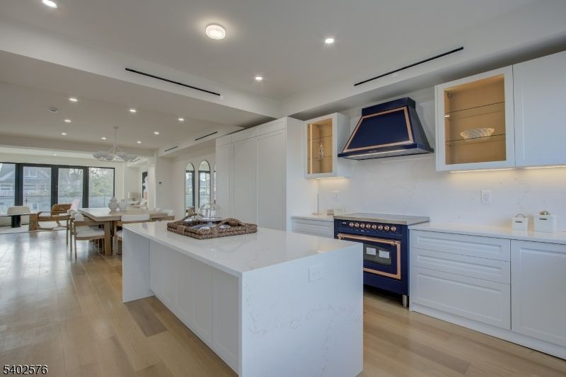 Dining room, Interior, Kitchen, Recessed Lighting, Wood Texture Flooring