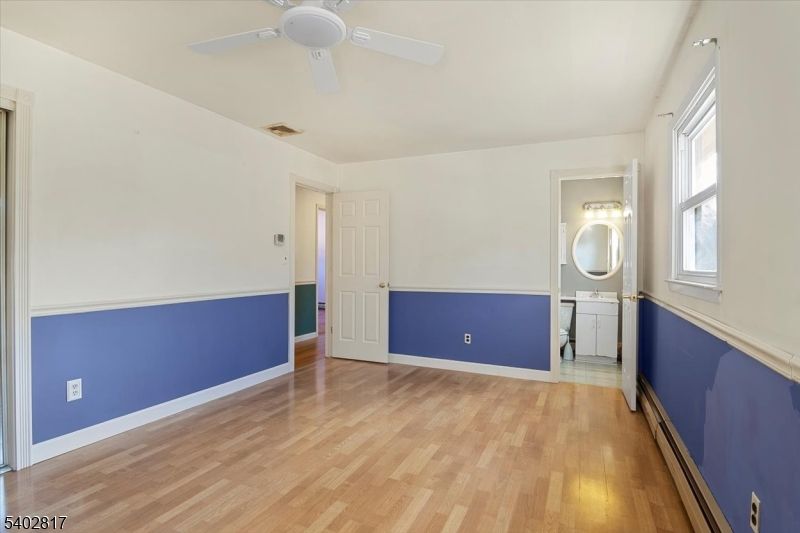 Empty room, Interior, Washer, Wood Texture Flooring