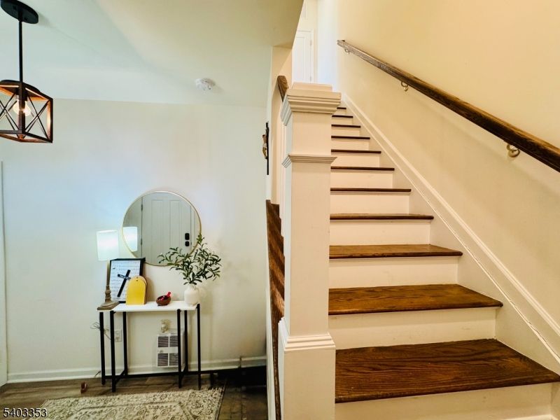 Interior, Pendant Lights, Wood Texture Flooring