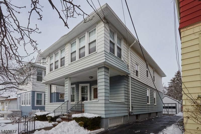 Exterior, Facade, Queen Anne Victorian